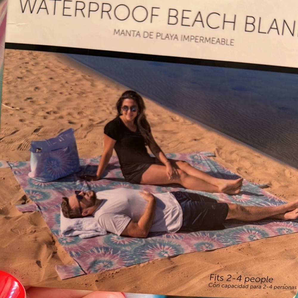 NWT Waterproof Beach Blanket (84”x84”)